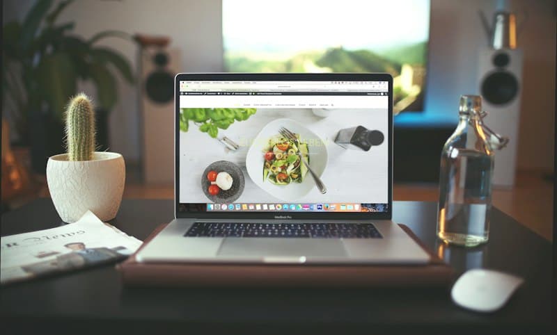 Minimal Portfolio — Free HTML & Tailwind Template